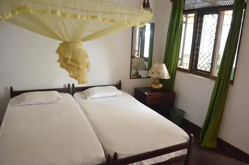 Kandy Inn Madugalle'S Family Guest House Accommodatie bij particulieren