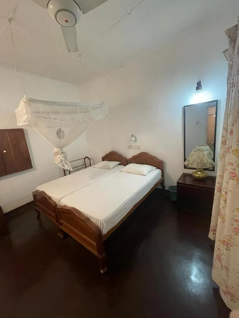 Kandy Inn Madugalle'S Family Guest House Accommodatie bij particulieren